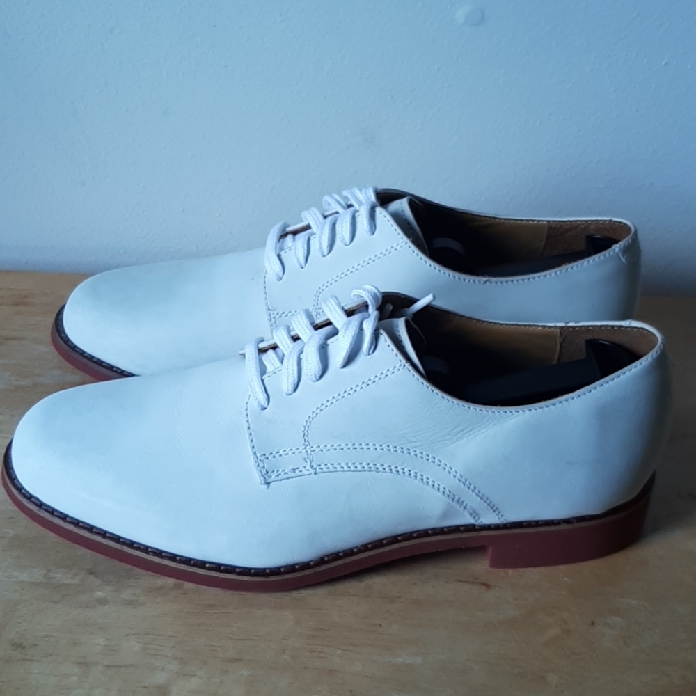Off White Cole Haan Suede Bucks sz. 9